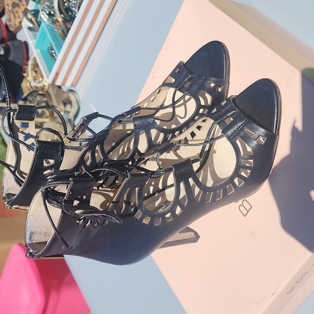Heels - Picture 4 of 4